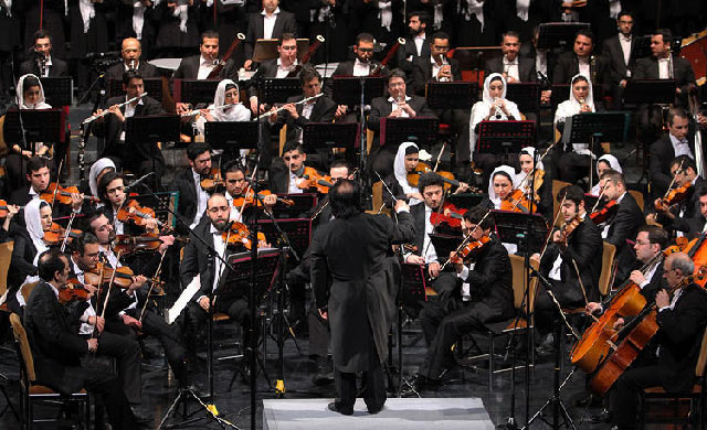 Women-of-Tehran-Symphony-Orchestra